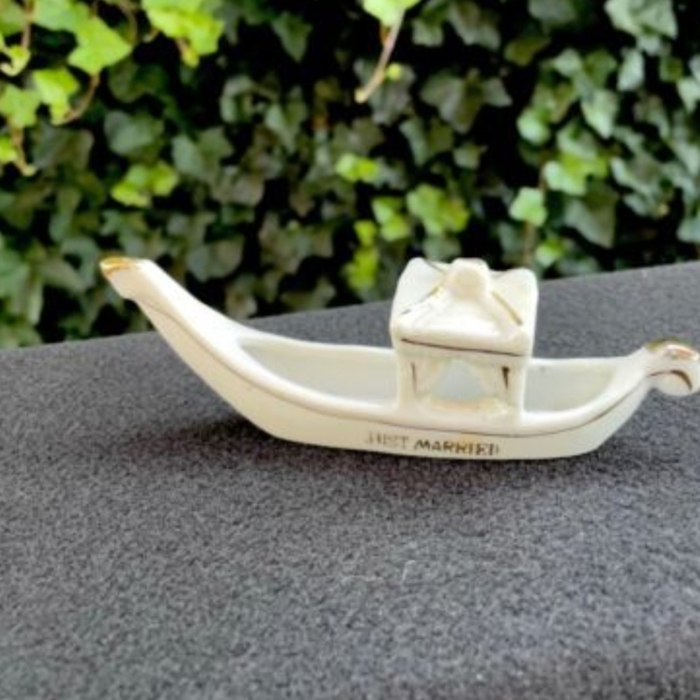 JUST MARRIED White Ceramic Gondola Figurine JAPAN